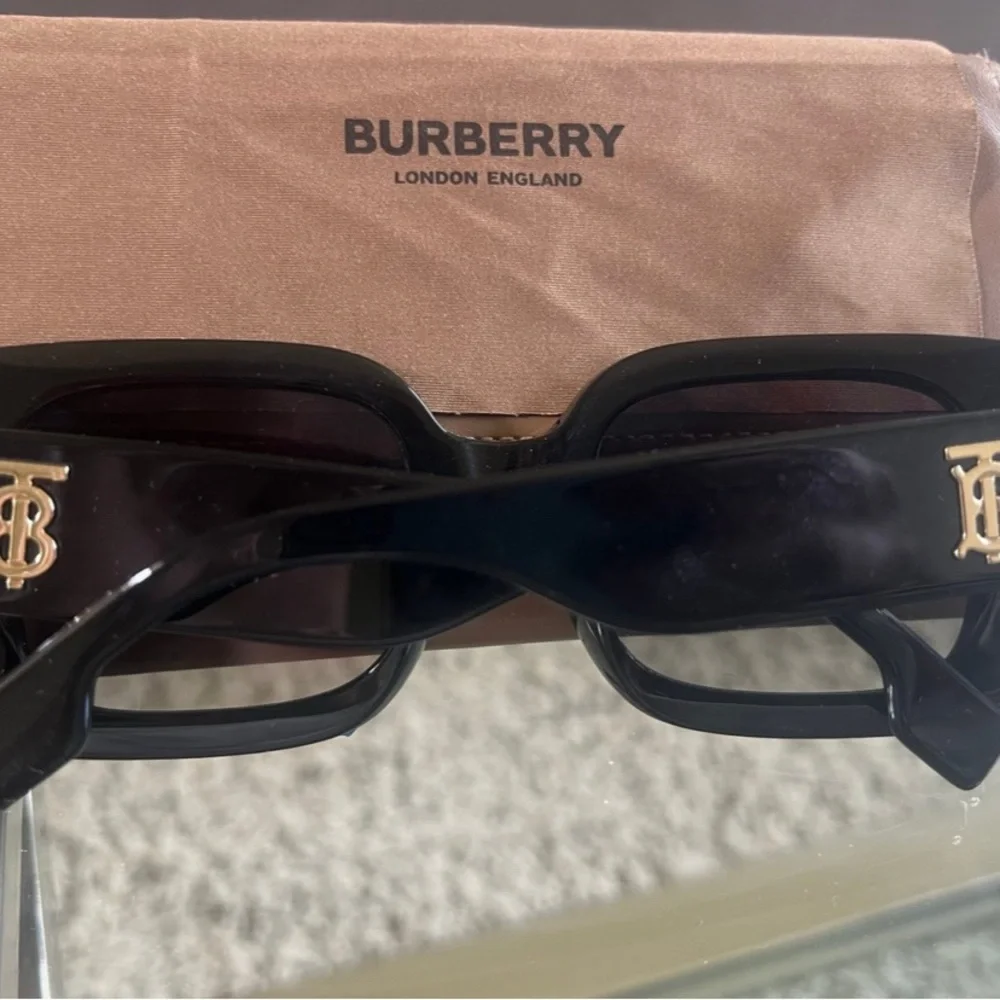 Burberry BURBERRY BE4327 DELILAH sunglasses - Picture 4 of 6